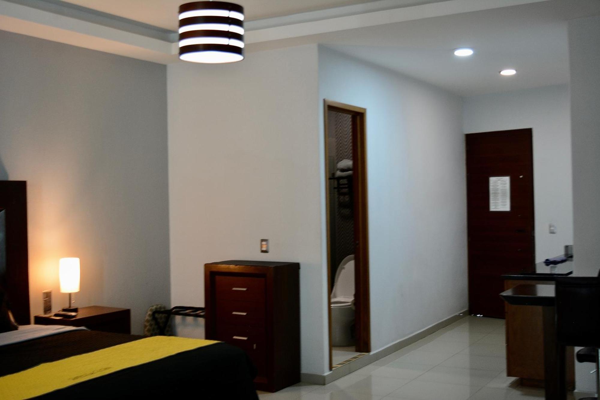 Suites La Gloria Alojamiento Independiente Tepatitlan Exterior foto